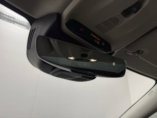 Used 2021 Volvo S60 T5 Momentum w/ Premium Package image 24