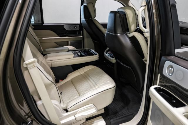 Used 2020 Lincoln Navigator Black Label w/ Cargo Convenience Package AWD/4WD image 32