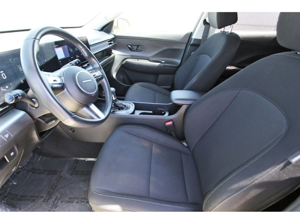 Used 2025 Hyundai Kona SEL image 6