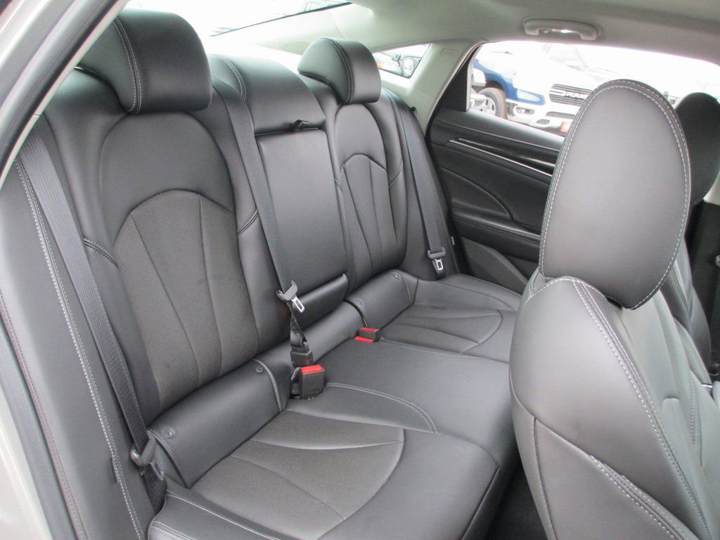 Used 2019 Buick LaCrosse Essence w/ Sights and Sounds Package image 20