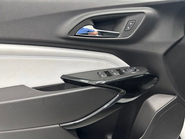 New 2026 Chevrolet Trax LT w/ Sunroof Package FWD image 9