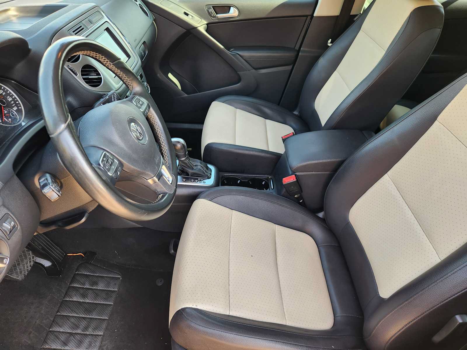 Used 2016 Volkswagen Tiguan S FWD image 12