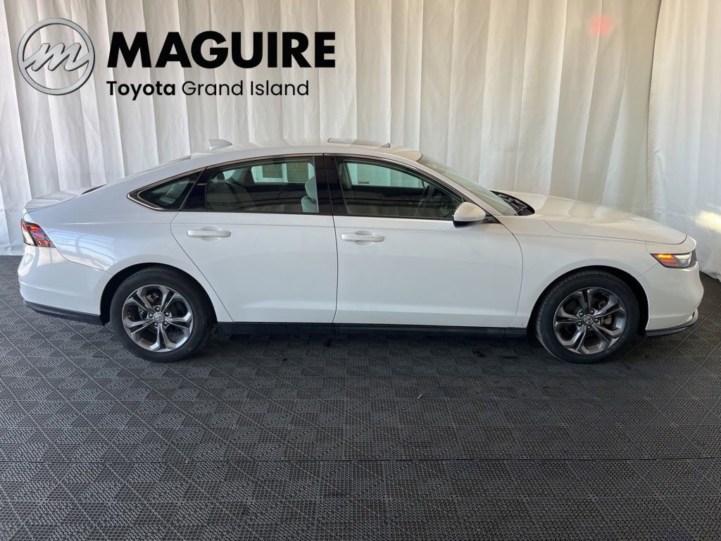 Used 2023 Honda Accord EX image 2