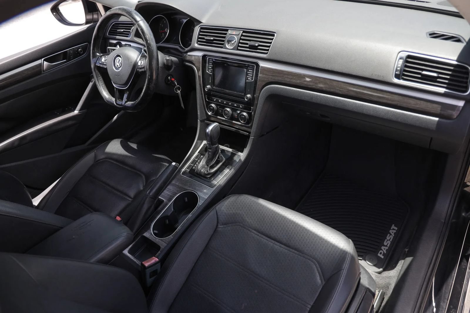Used 2016 Volkswagen Passat 1.8T SE FWD image 23
