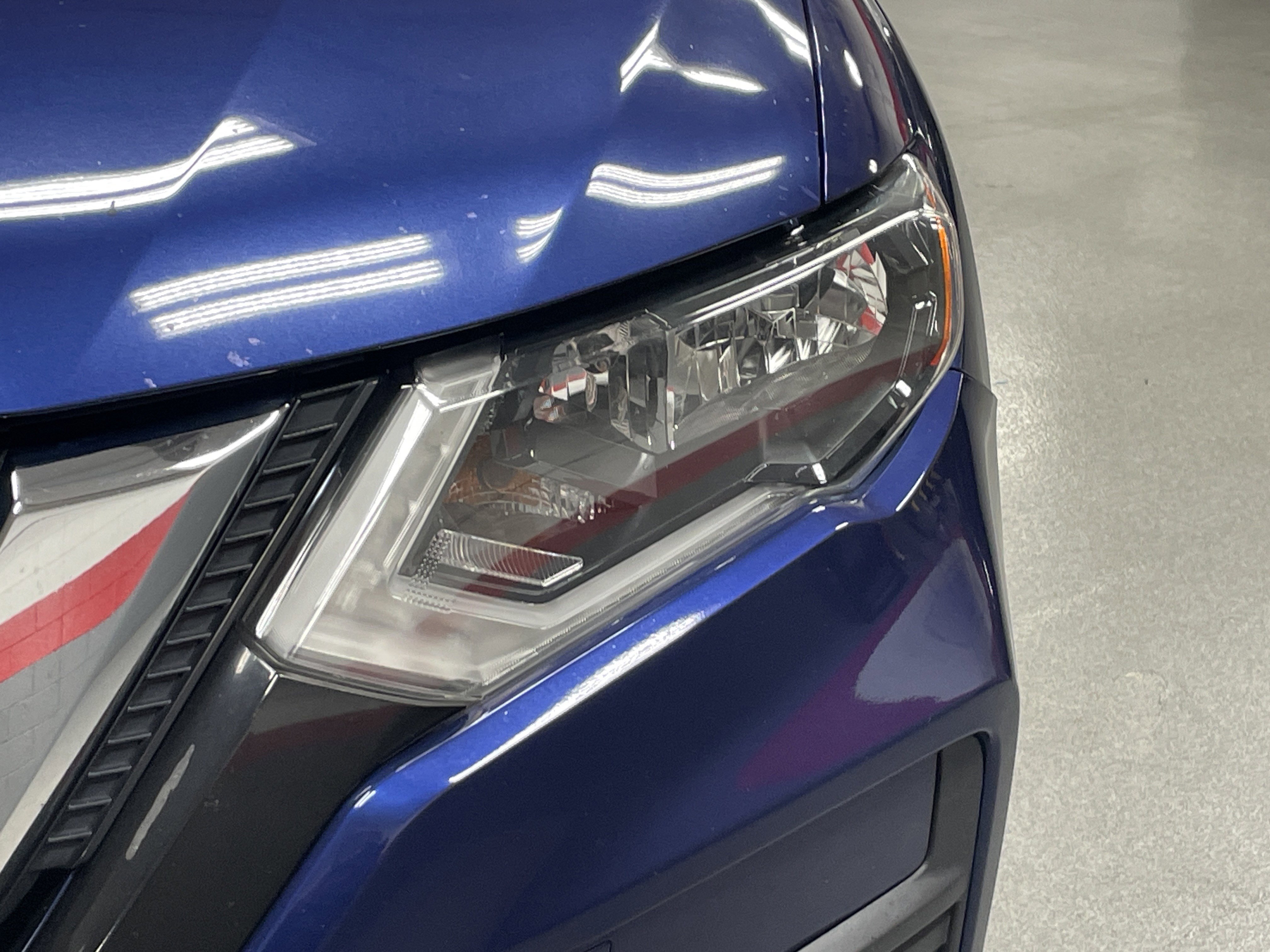 Used 2019 Nissan Rogue SV image 6