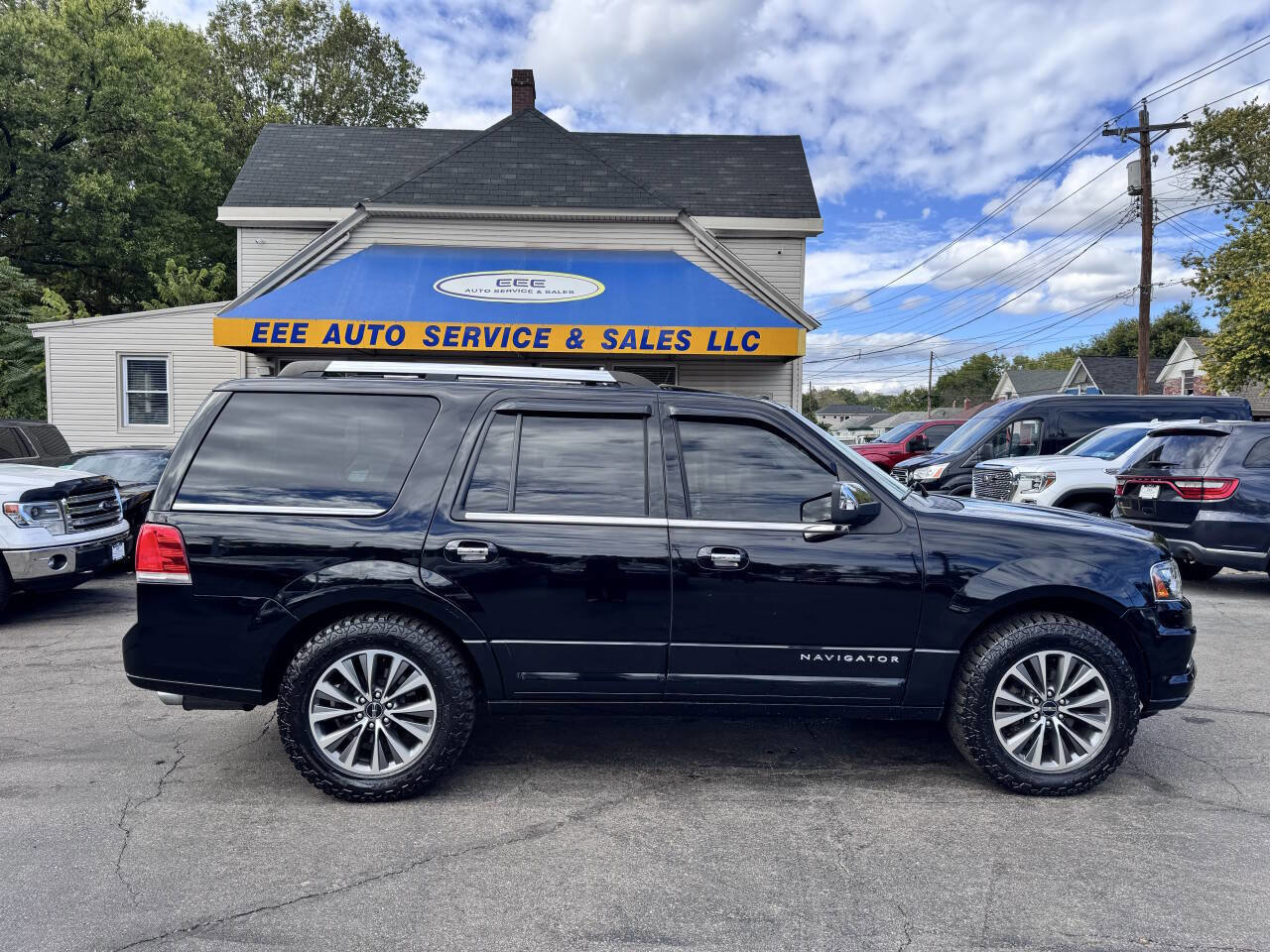Used 2016 Lincoln Navigator Select