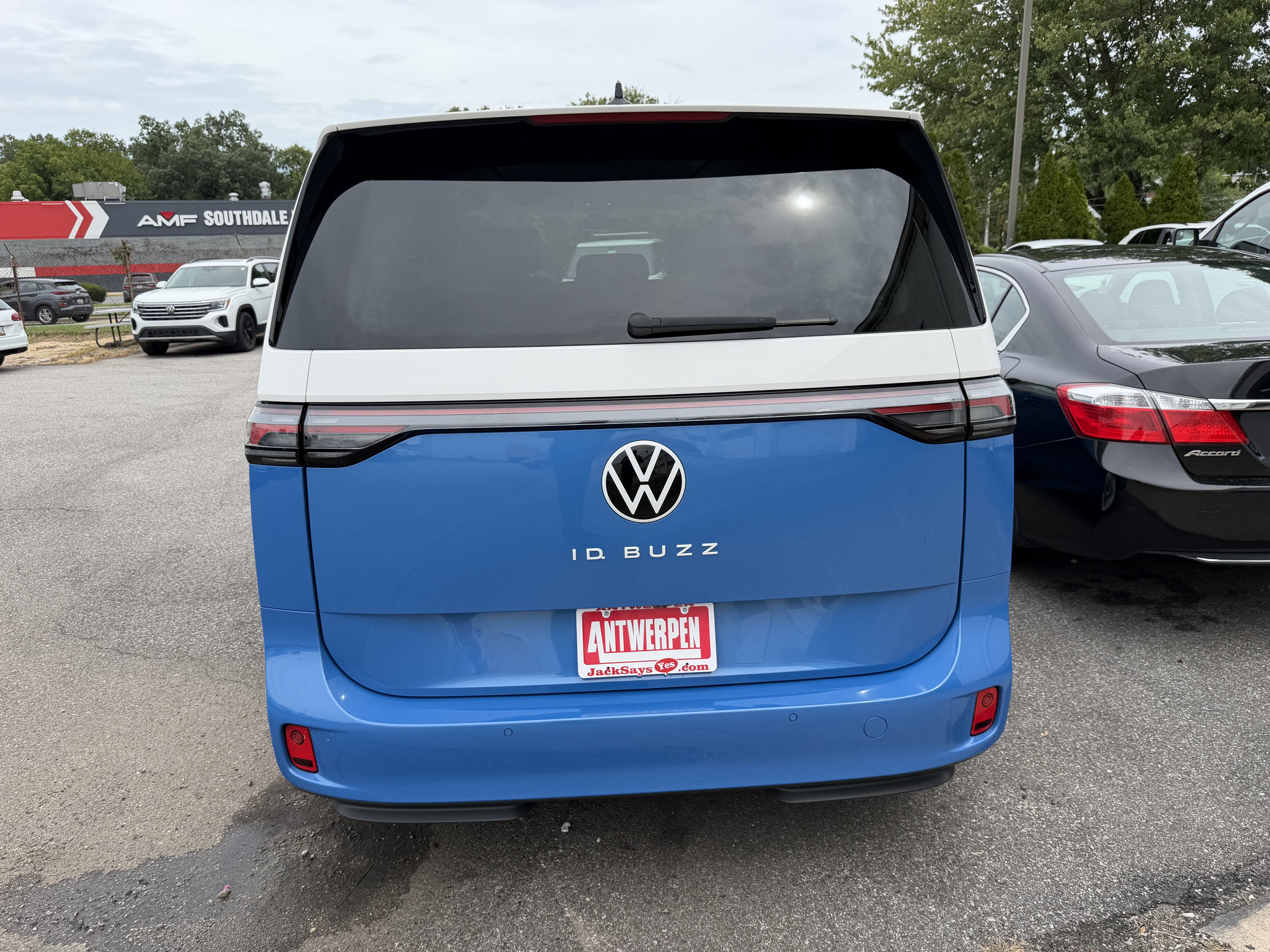 Used 2025 Volkswagen ID. Buzz 1st Edition RWD image 48