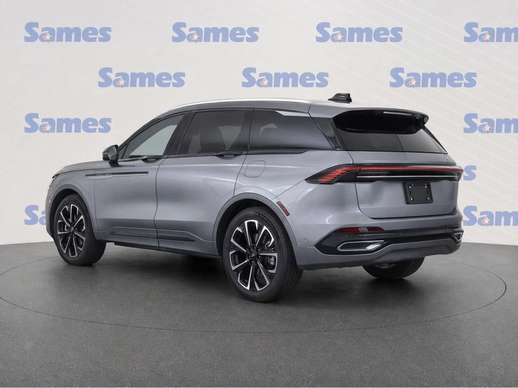 Used 2025 Lincoln Nautilus Reserve AWD/4WD image 4
