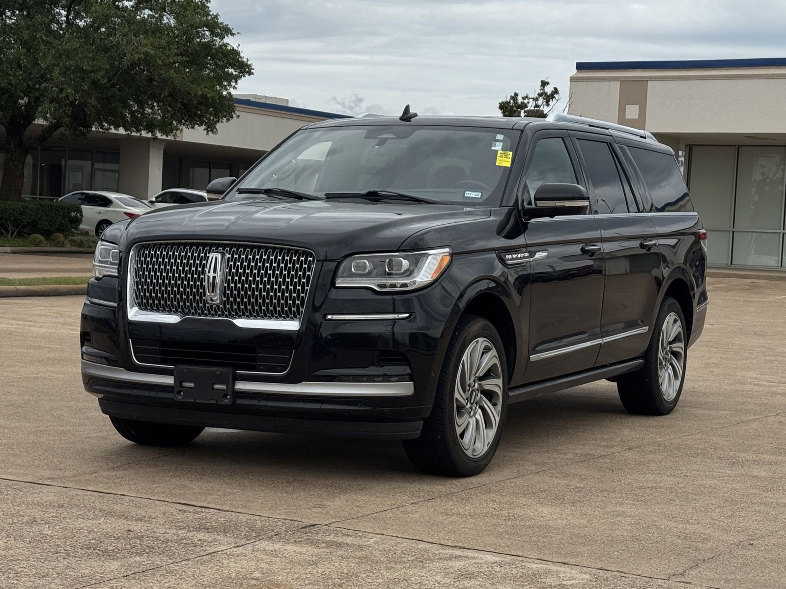 Used 2022 Lincoln Navigator L Reserve AWD/4WD image 8