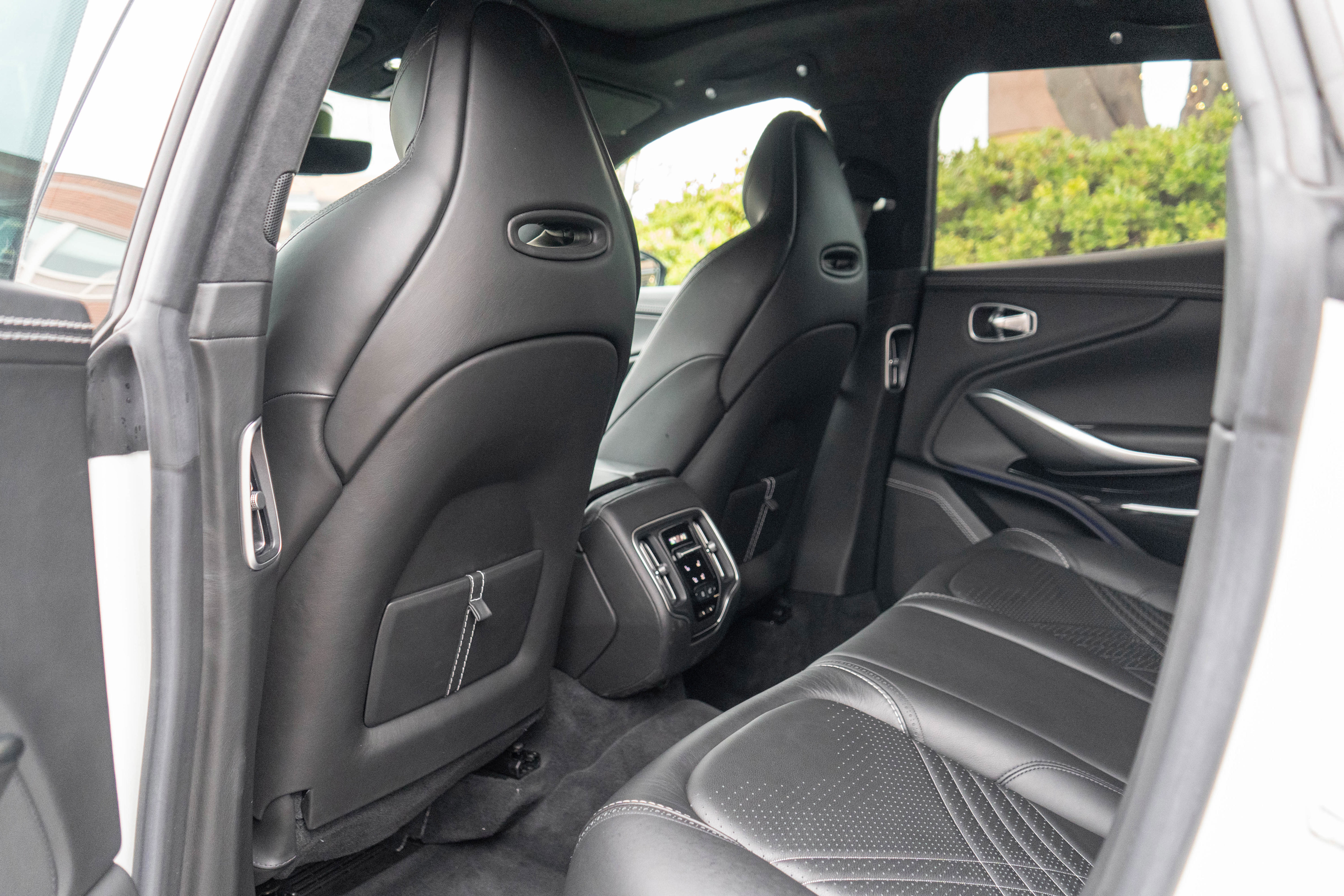 Used 2021 Aston Martin DBX image 27