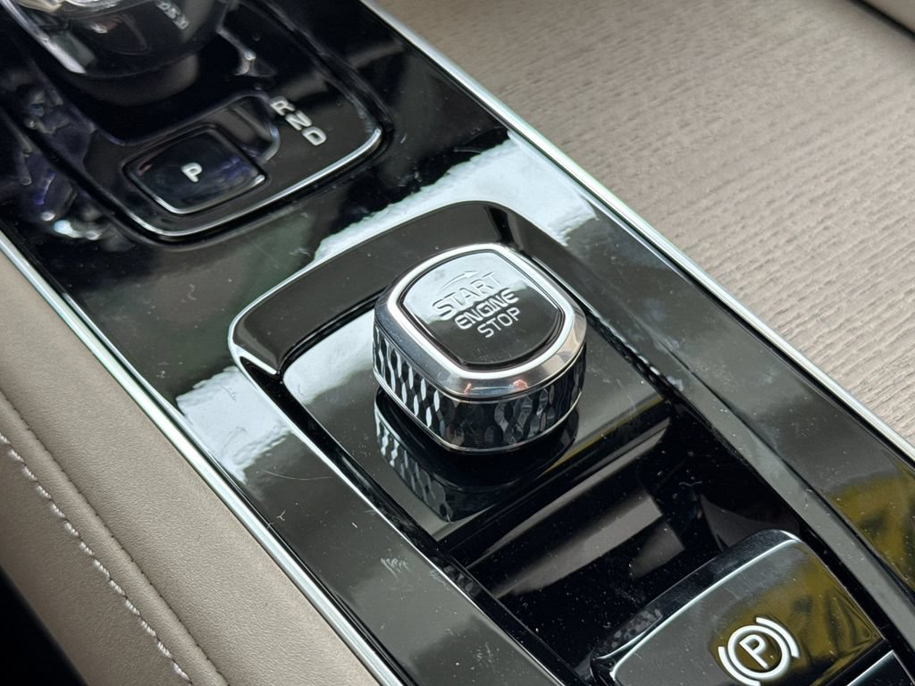 New 2026 Volvo XC90 T8 Plus AWD/4WD image 23