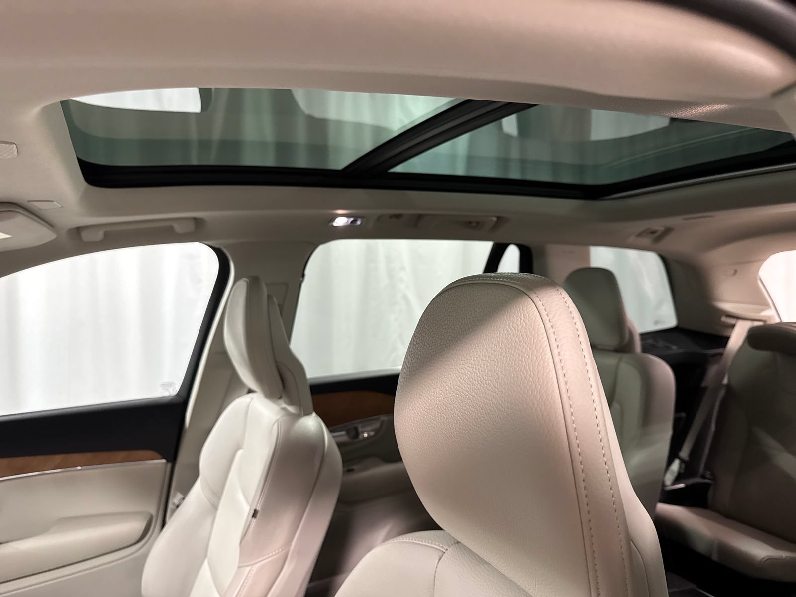 Used 2021 Volvo XC90 T5 Momentum w/ Advanced Package FWD image 25