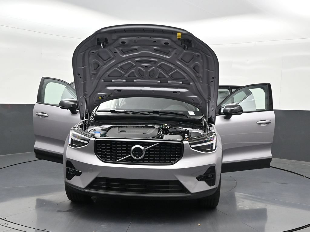 New 2026 Volvo XC40 B5 Plus w/ Climate Package AWD/4WD image 34