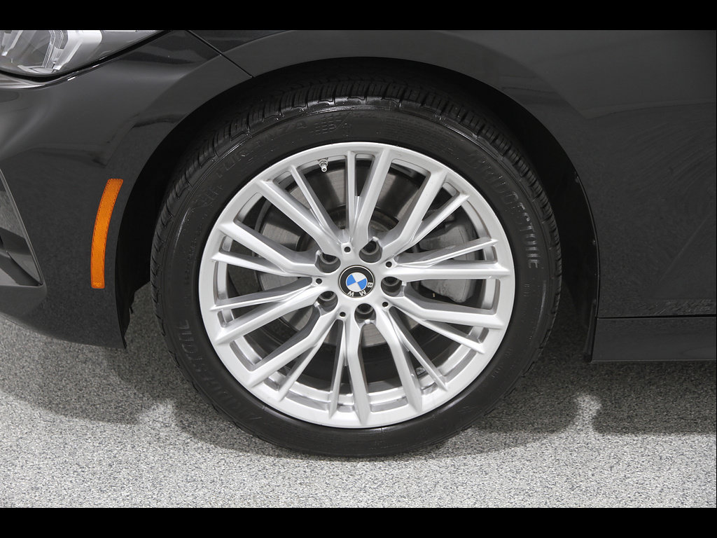 Used 2024 BMW 330i xDrive Sedan w/ Premium Package AWD/4WD image 22