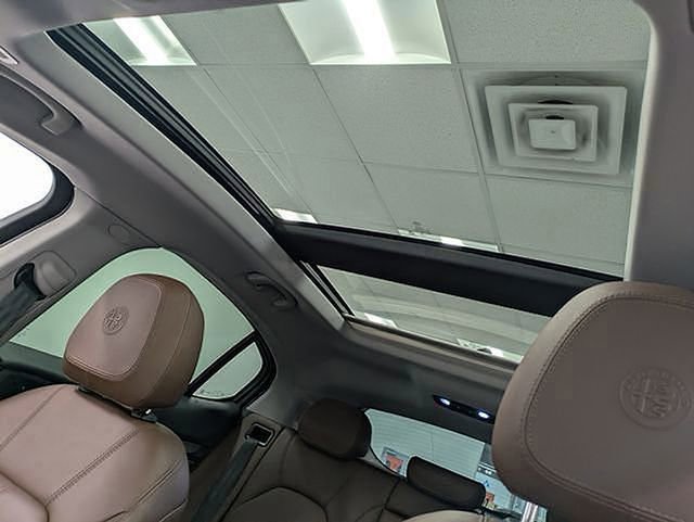 Used 2021 Alfa Romeo Stelvio Ti w/ Nero Edizione image 24