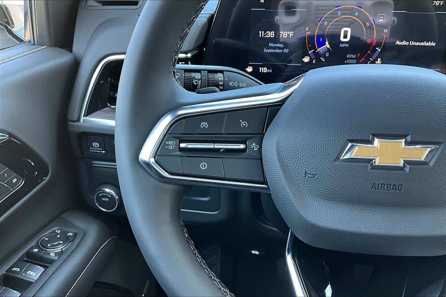 New 2025 Chevrolet Suburban Premier image 7
