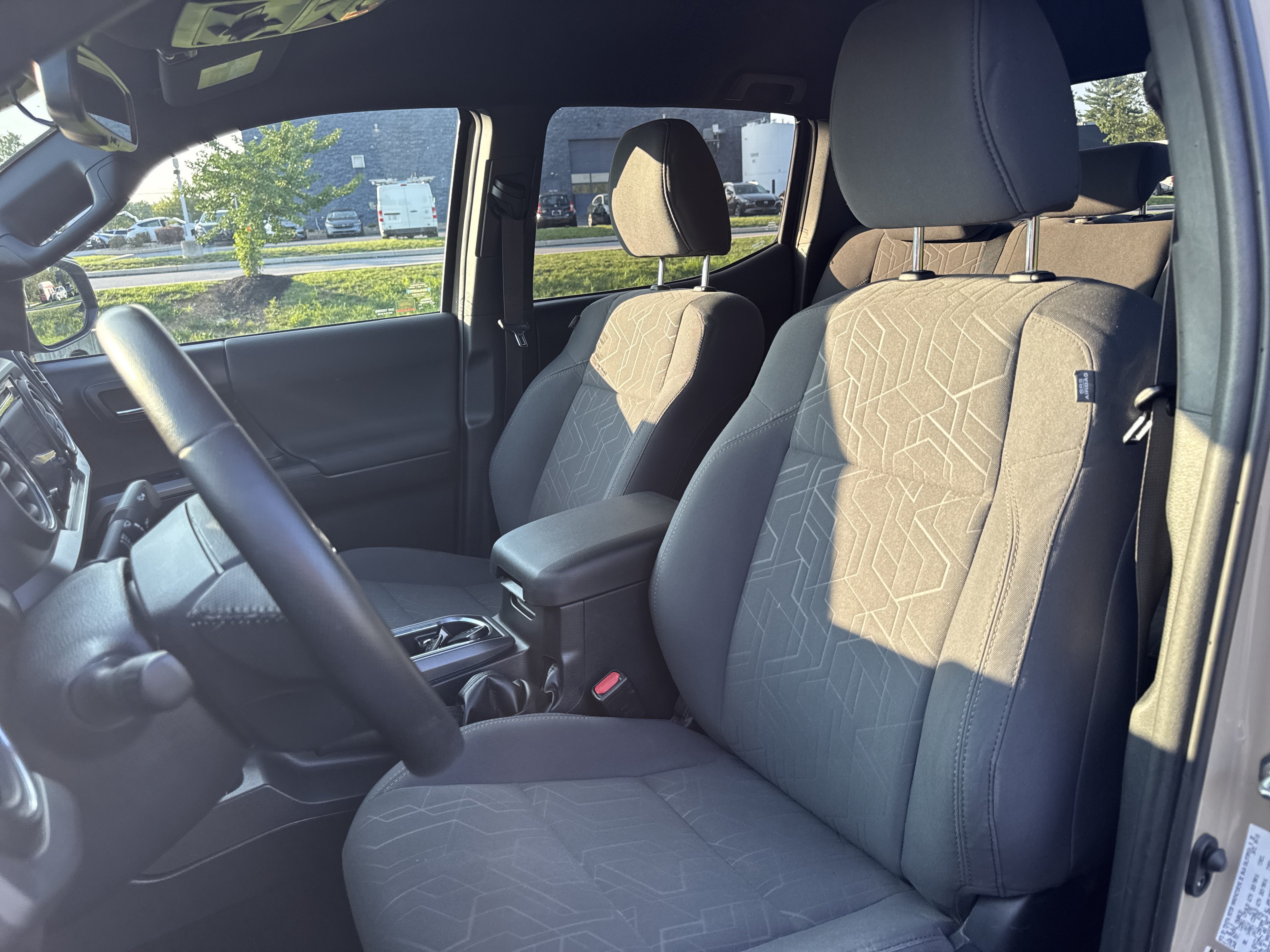 Used 2019 Toyota Tacoma TRD Off-Road AWD/4WD image 12