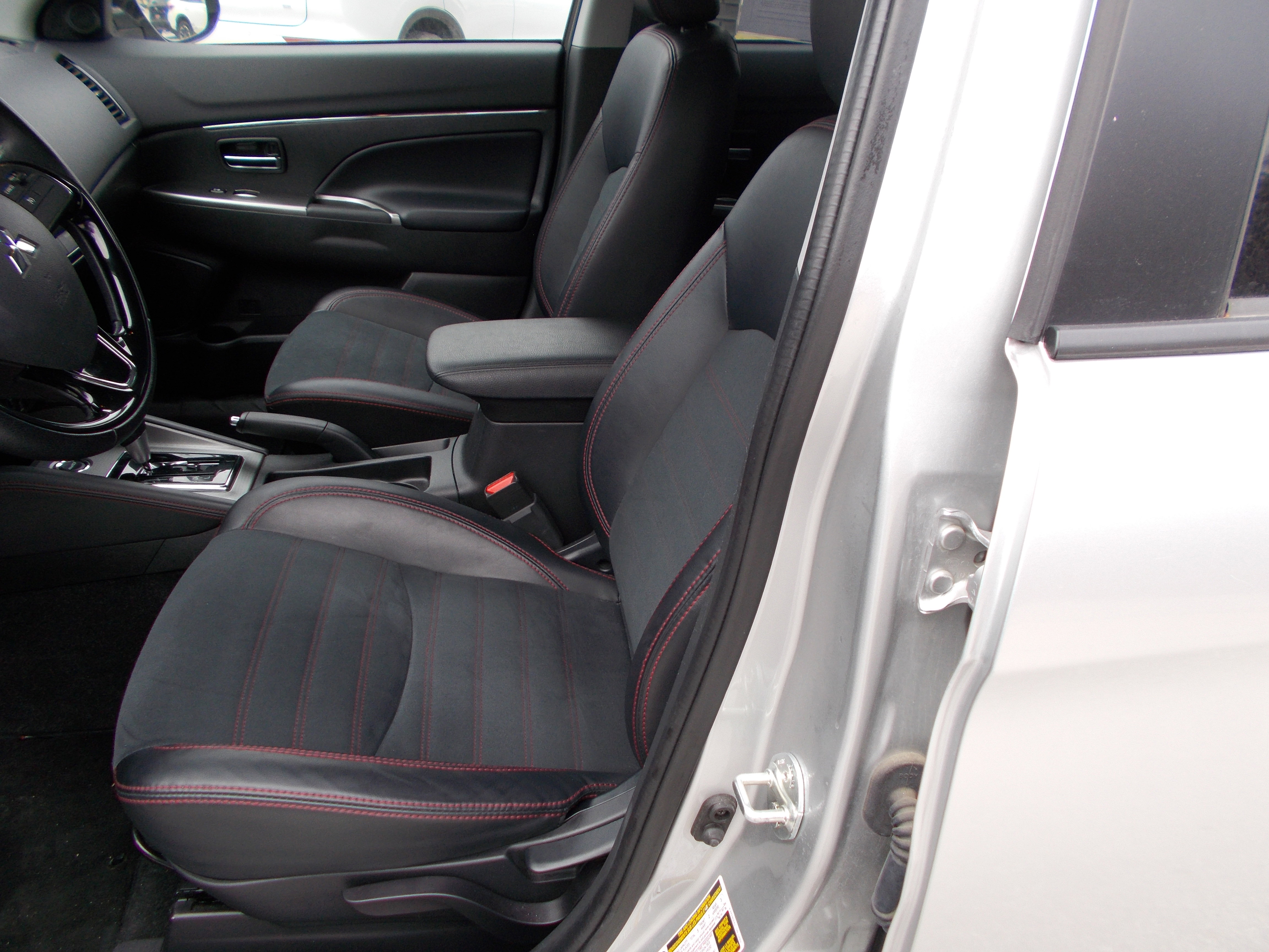 Used 2024 Mitsubishi Outlander Sport SE AWD/4WD image 11