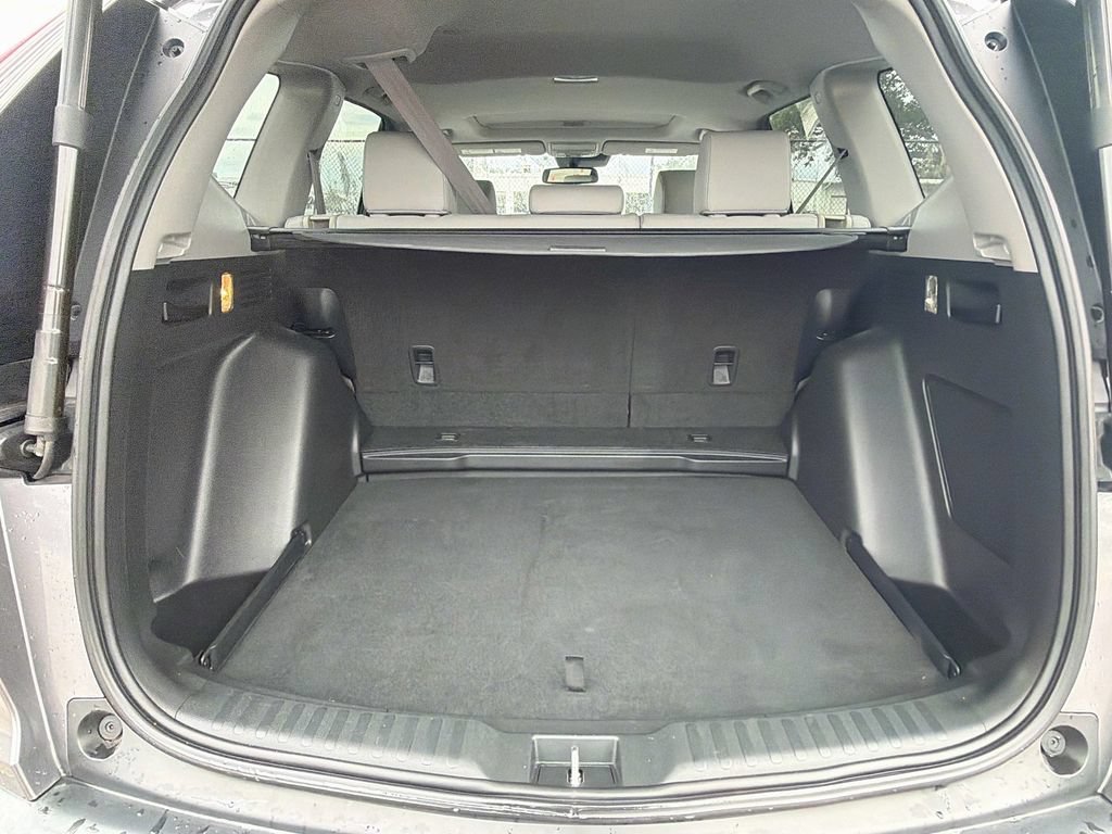 Used 2018 Honda CR-V Touring image 12