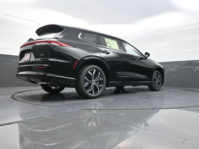 Certified 2025 Toyota Crown Signia AWD/4WD image 36