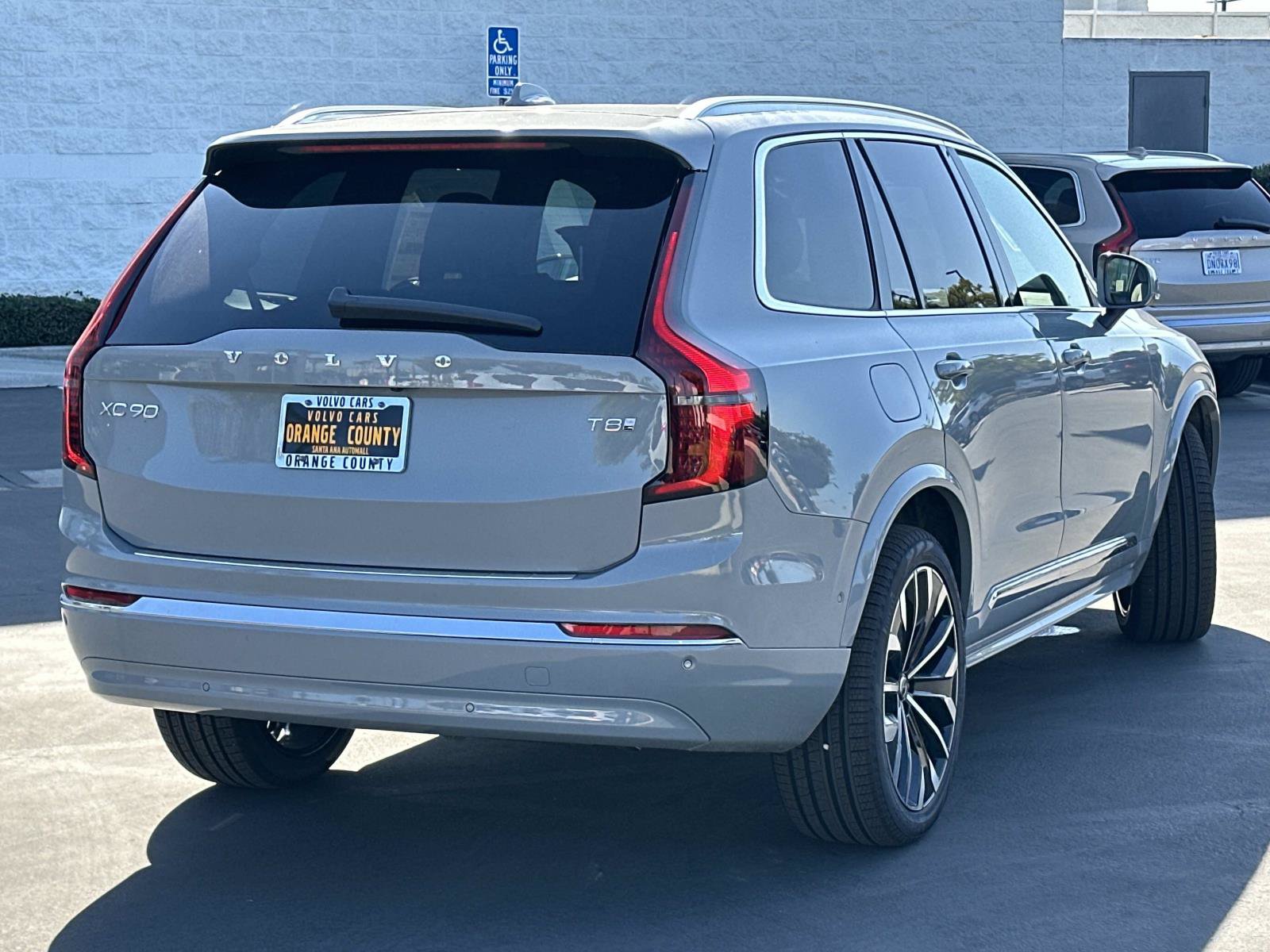 New 2026 Volvo XC90 T8 Plus w/ Protection Package Premier AWD/4WD image 4