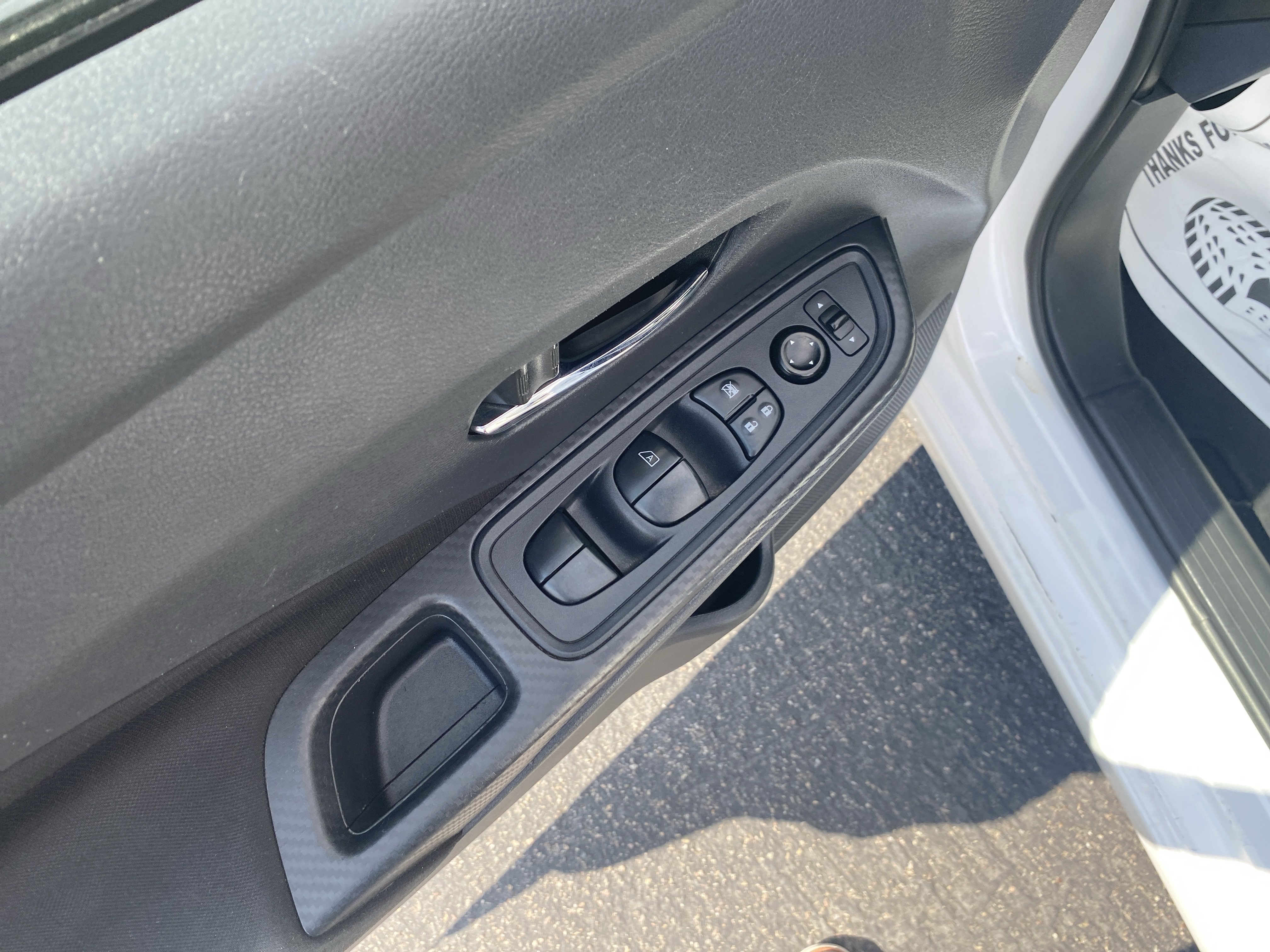 Used 2022 Nissan Versa SV FWD image 8