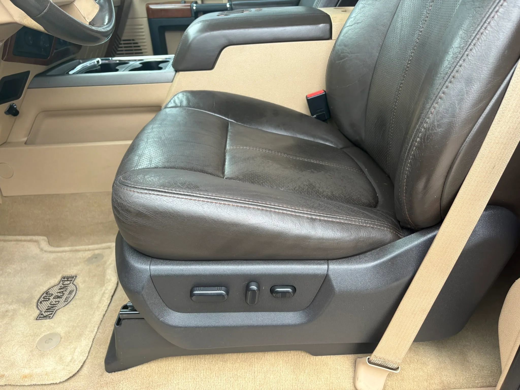 Used 2016 Ford F250 King Ranch w/ FX4 Off-Road Package AWD/4WD image 17