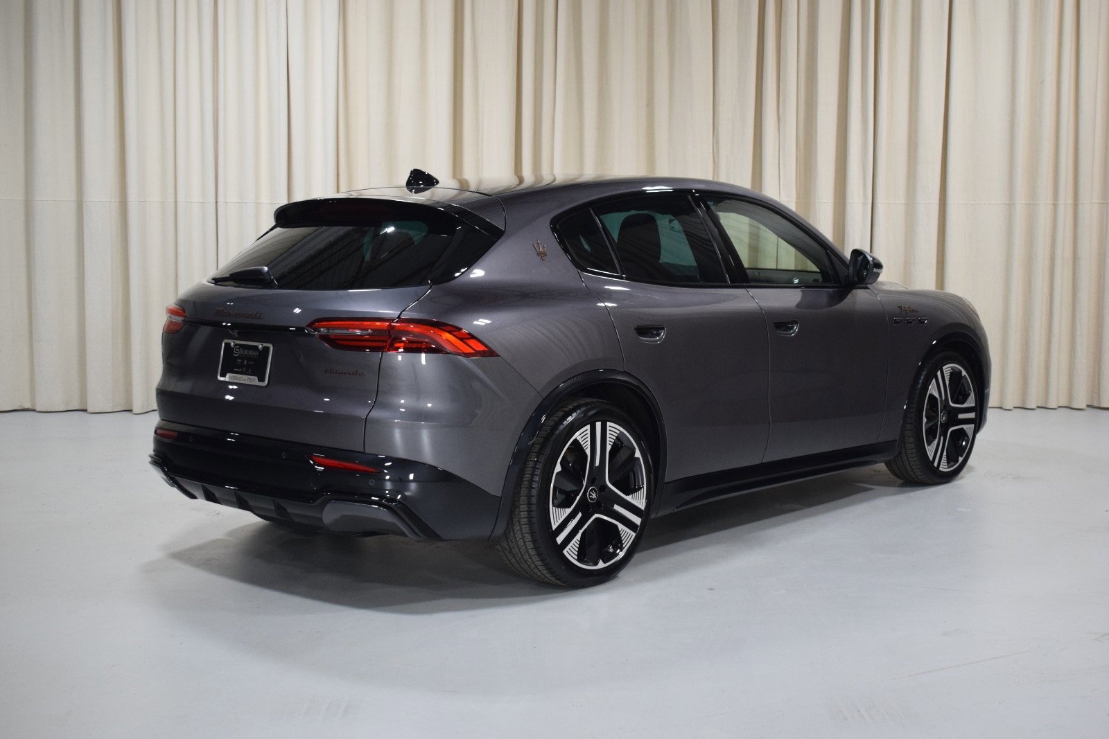 New 2025 Maserati Grecale Folgore image 11