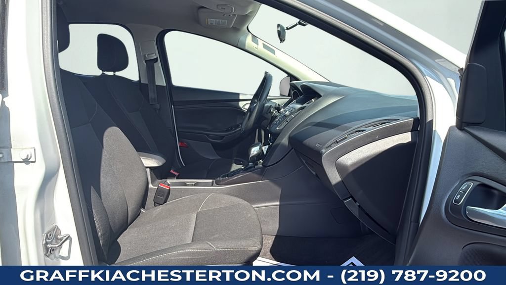 Used 2018 Ford Focus SE FWD image 37