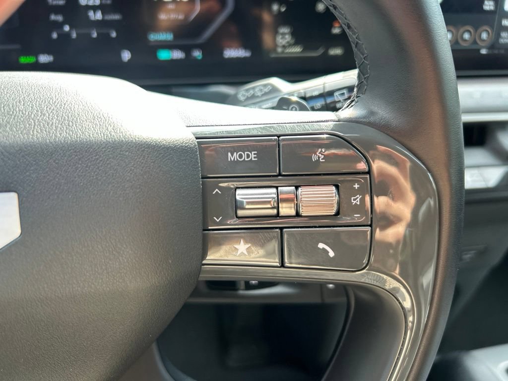 Used 2024 Kia EV9 Light Long Range RWD image 9