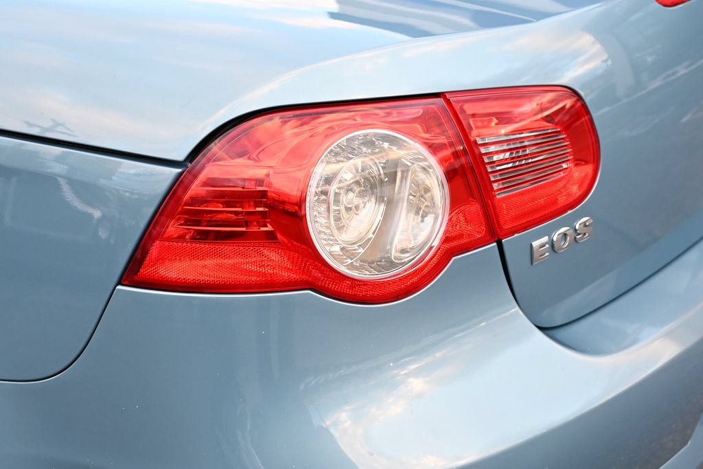 Used 2007 Volkswagen Eos 2.0T FWD image 33