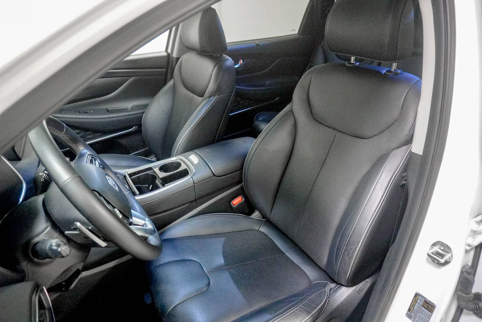Used 2022 Hyundai Santa Fe SEL w/ Convenience + Premium Package AWD/4WD image 17