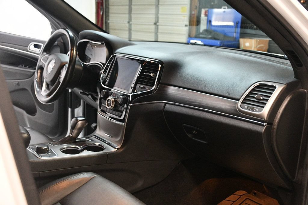 Used 2022 Jeep Grand Cherokee Limited AWD/4WD image 27