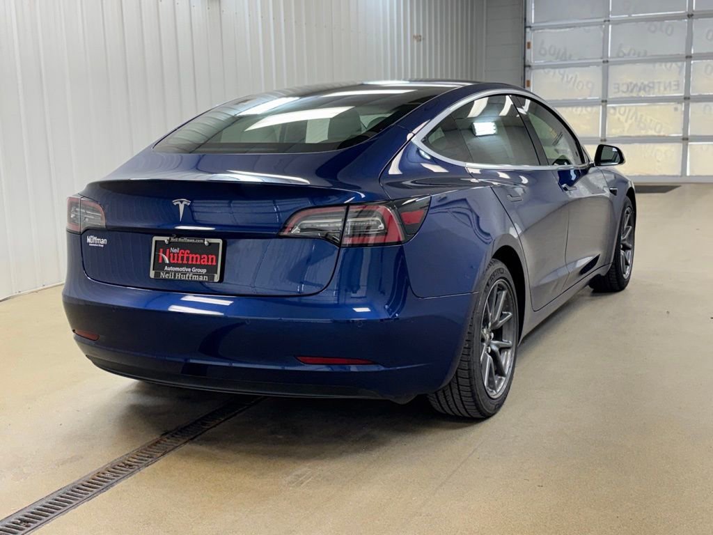 Used 2020 Tesla Model 3 Standard Range Plus image 5