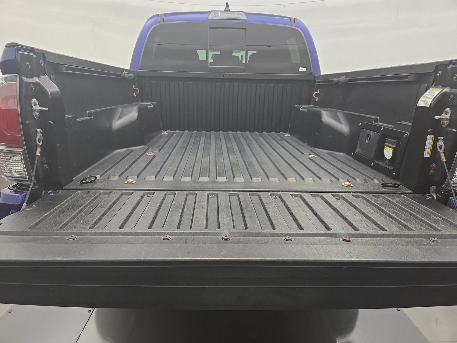 Used 2022 Toyota Tacoma TRD Sport w/ Technology Package RWD image 26