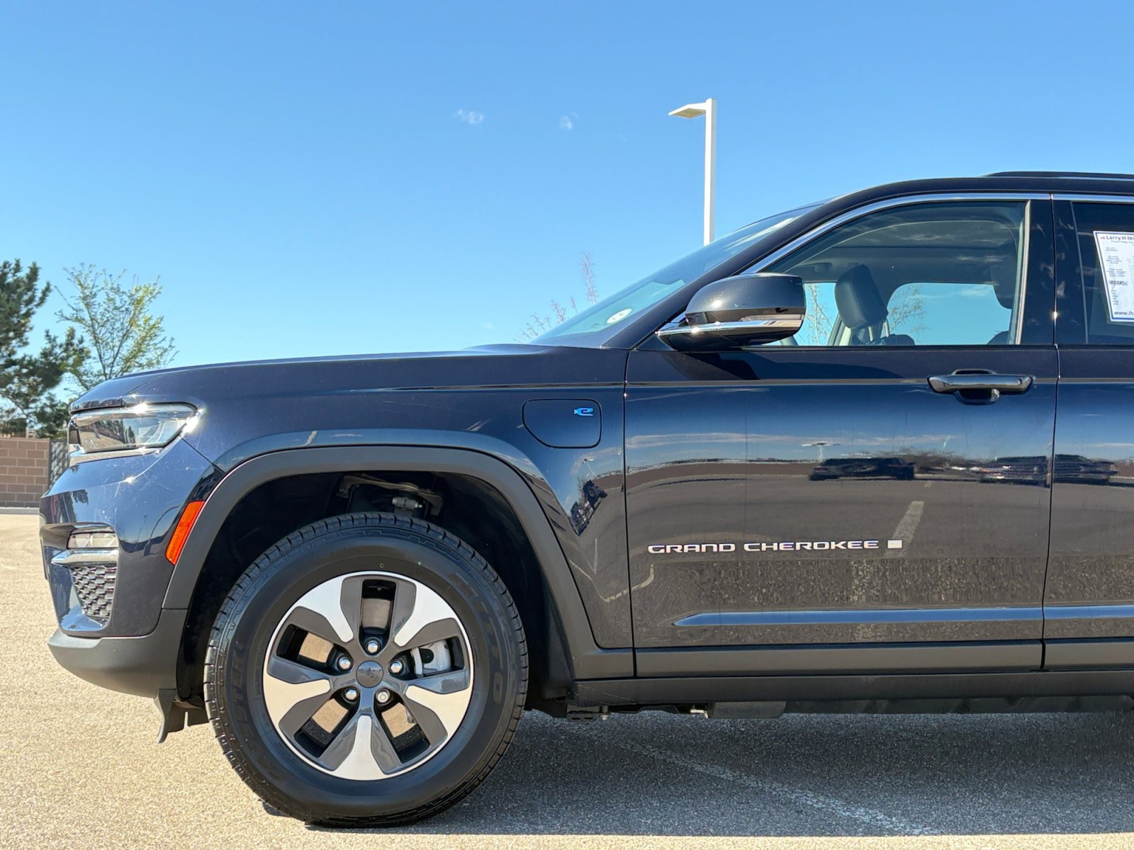 Used 2022 Jeep Grand Cherokee Limited 4xe image 10