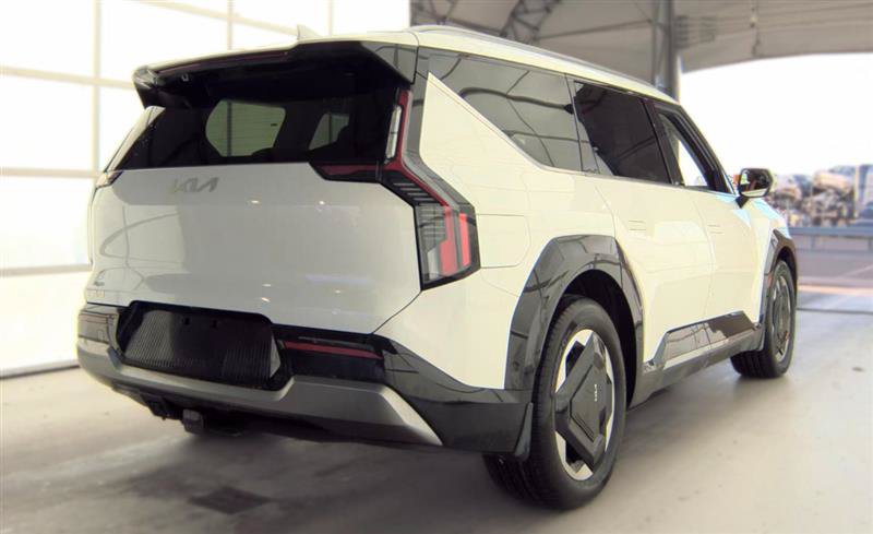 Used 2024 Kia EV9 Land AWD/4WD image 11