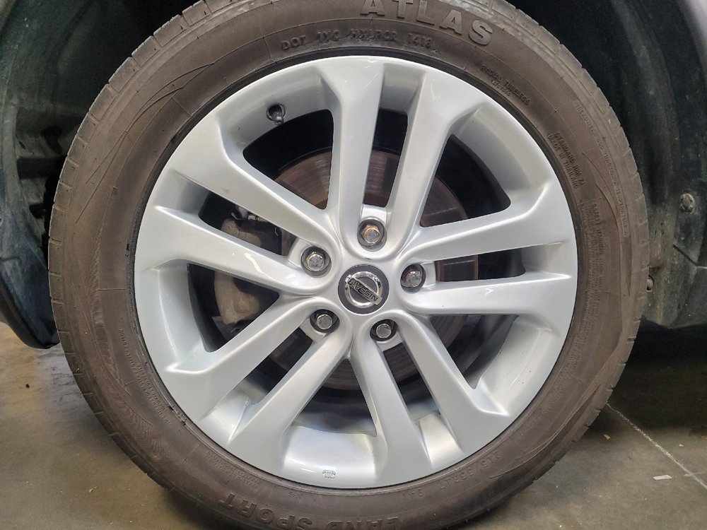 Used 2016 Nissan Juke SV w/ Technology Package FWD image 31