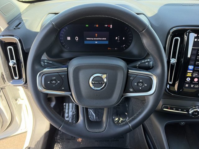 Certified 2023 Volvo XC40 B4 Ultimate w/ Climate Package FWD image 24