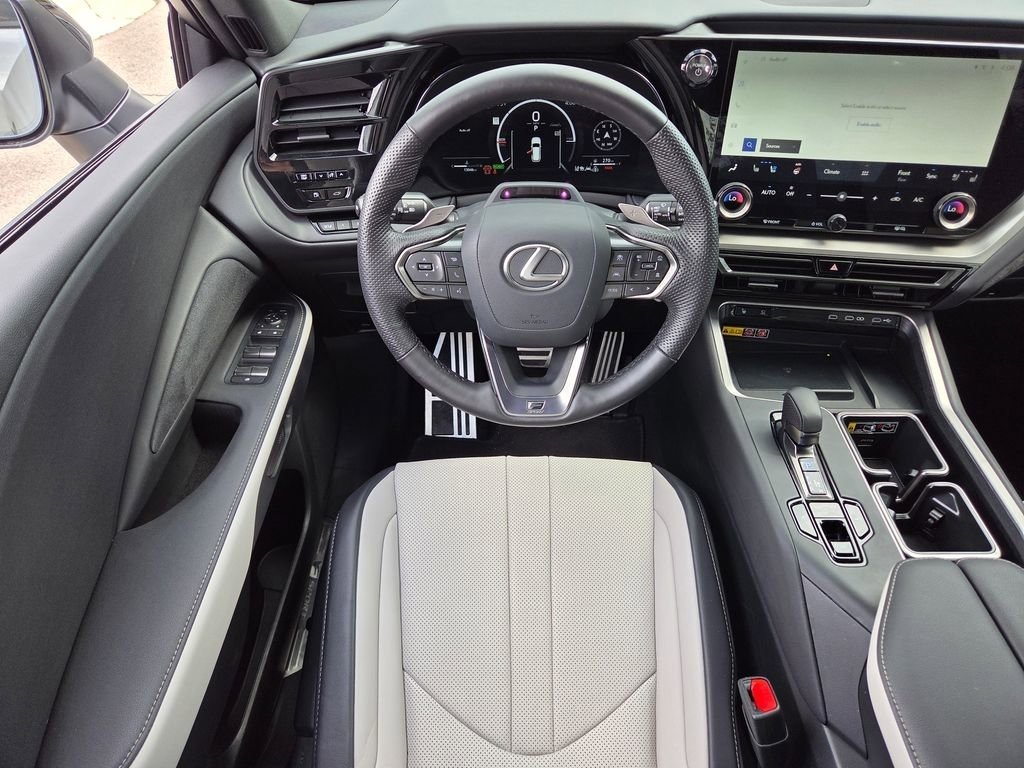 Certified 2025 Lexus TX 500h AWD w/ Technology Package image 4