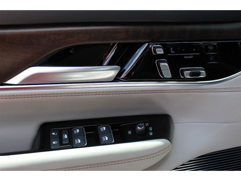 New 2024 Jeep Grand Wagoneer L 4WD image 10