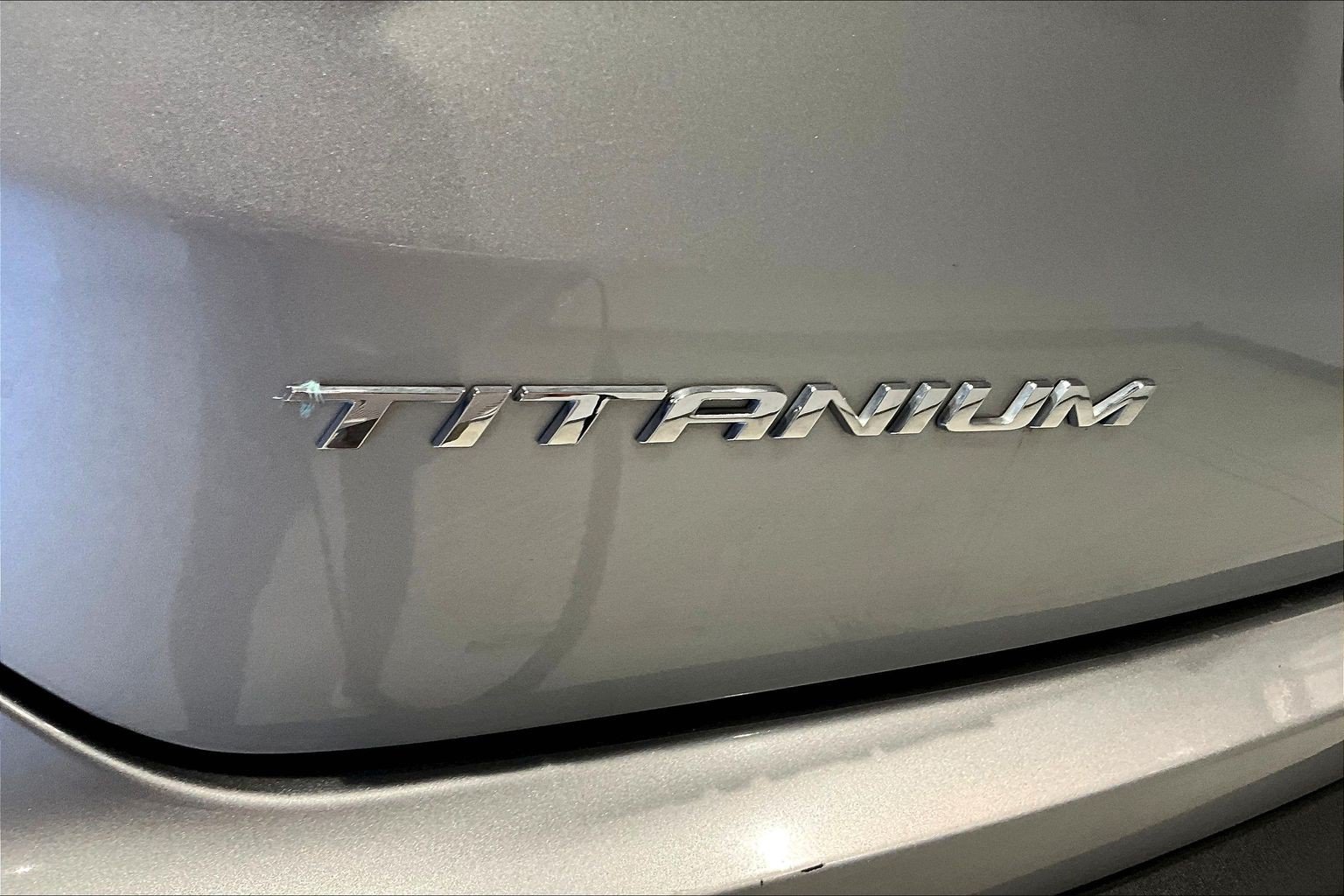 Used 2024 Ford Edge Titanium AWD/4WD image 24