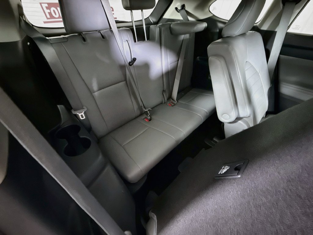 Certified 2021 Toyota Highlander XLE AWD/4WD image 31