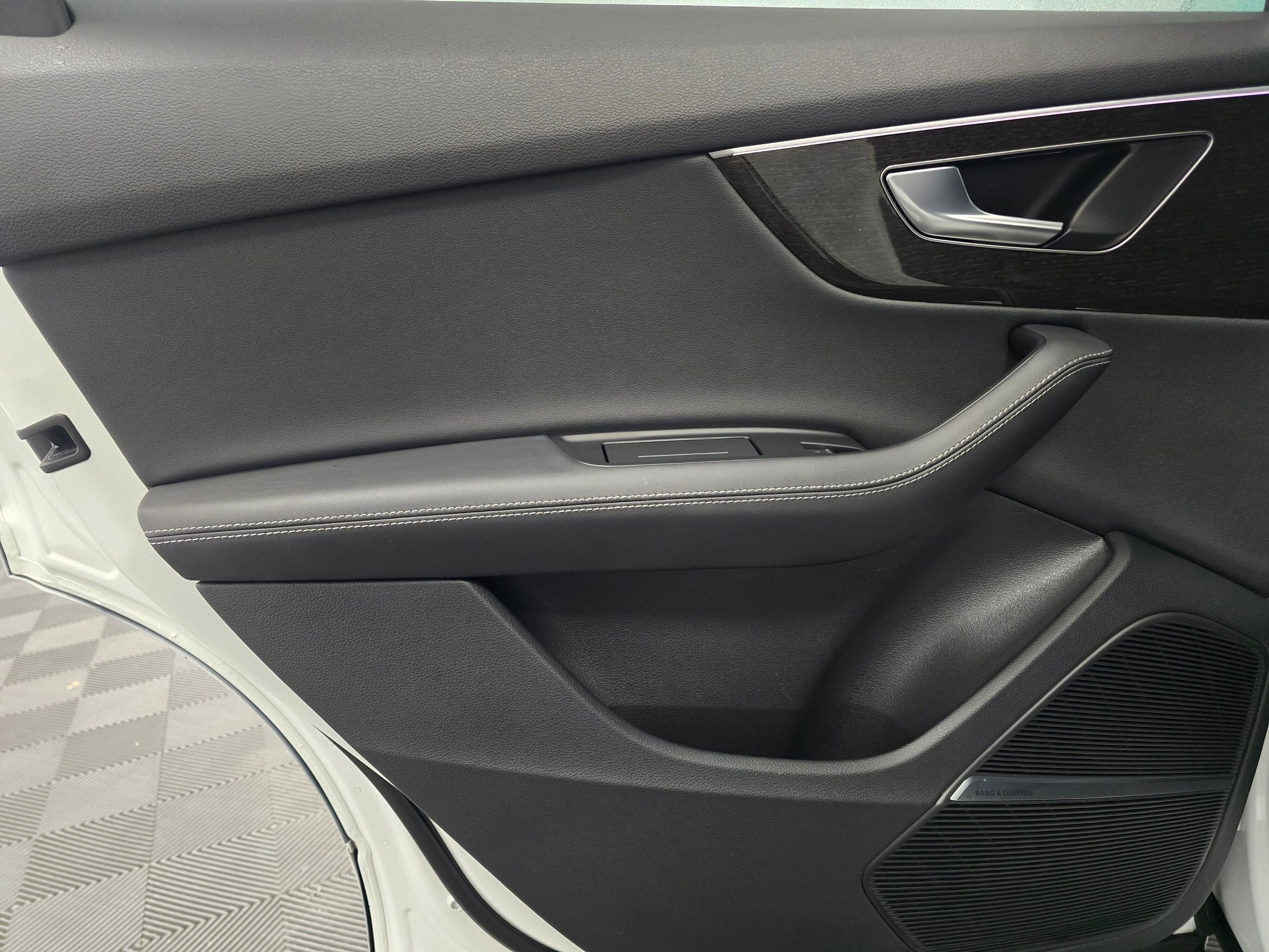 Used 2025 Audi Q7 3.0T Premium Plus image 19