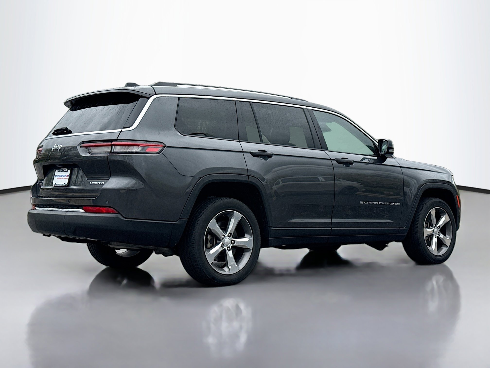 Used 2022 Jeep Grand Cherokee L Limited AWD/4WD image 2