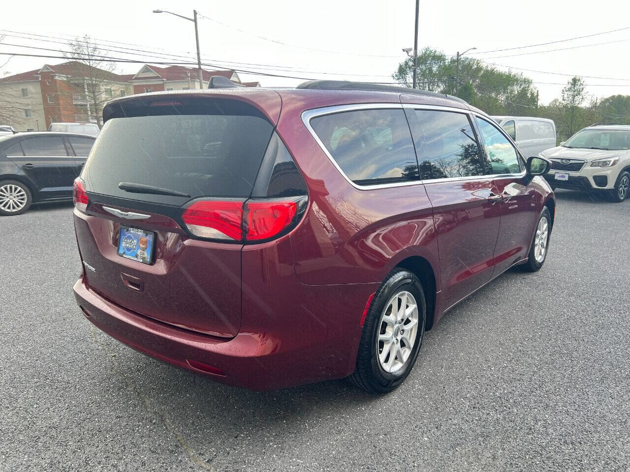 Used 2021 Chrysler Voyager Lxi image 3