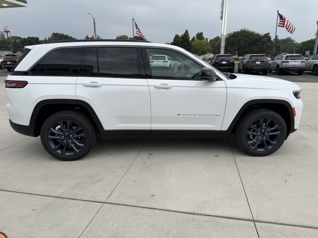 New 2026 Jeep Grand Cherokee Limited AWD/4WD image 9