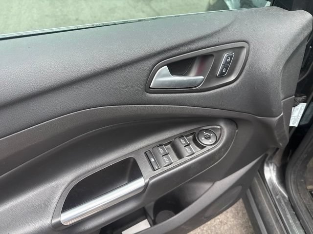 Used 2016 Ford C-MAX SEL w/ Equipment Group 302A FWD image 9