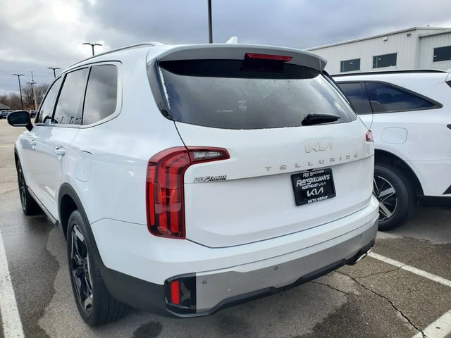 Used 2023 Kia Telluride S w/ S Sunroof Package image 3