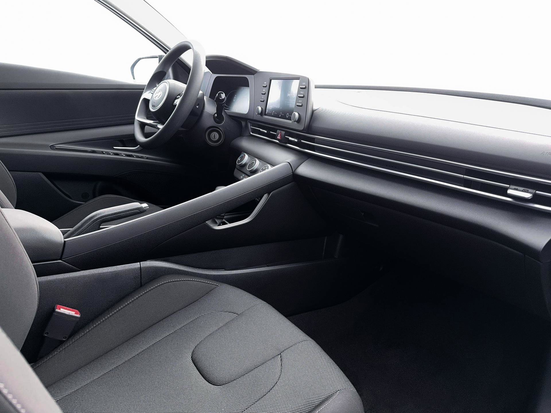 New 2026 Hyundai Elantra SE w/ Cargo Package image 15